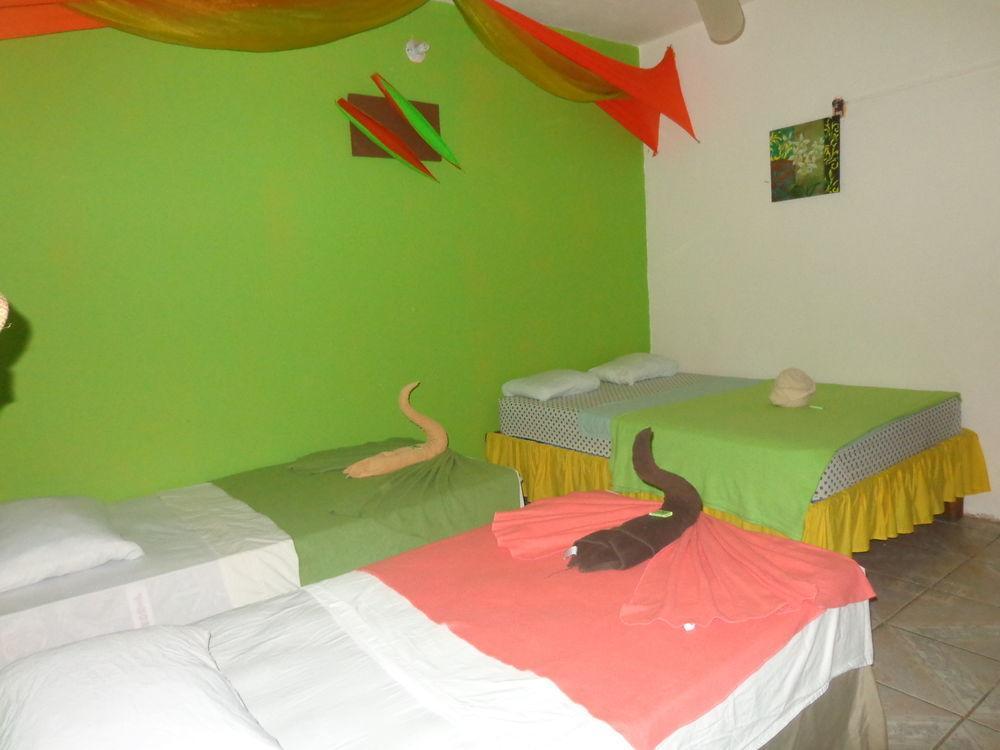 Cabinas Tortuguero Natural Eksteriør billede