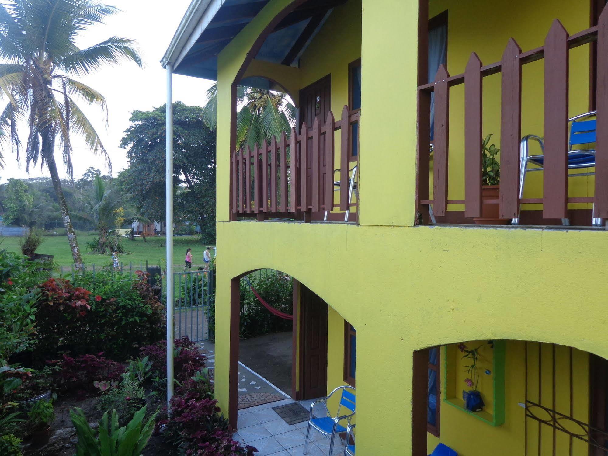 Cabinas Tortuguero Natural Eksteriør billede