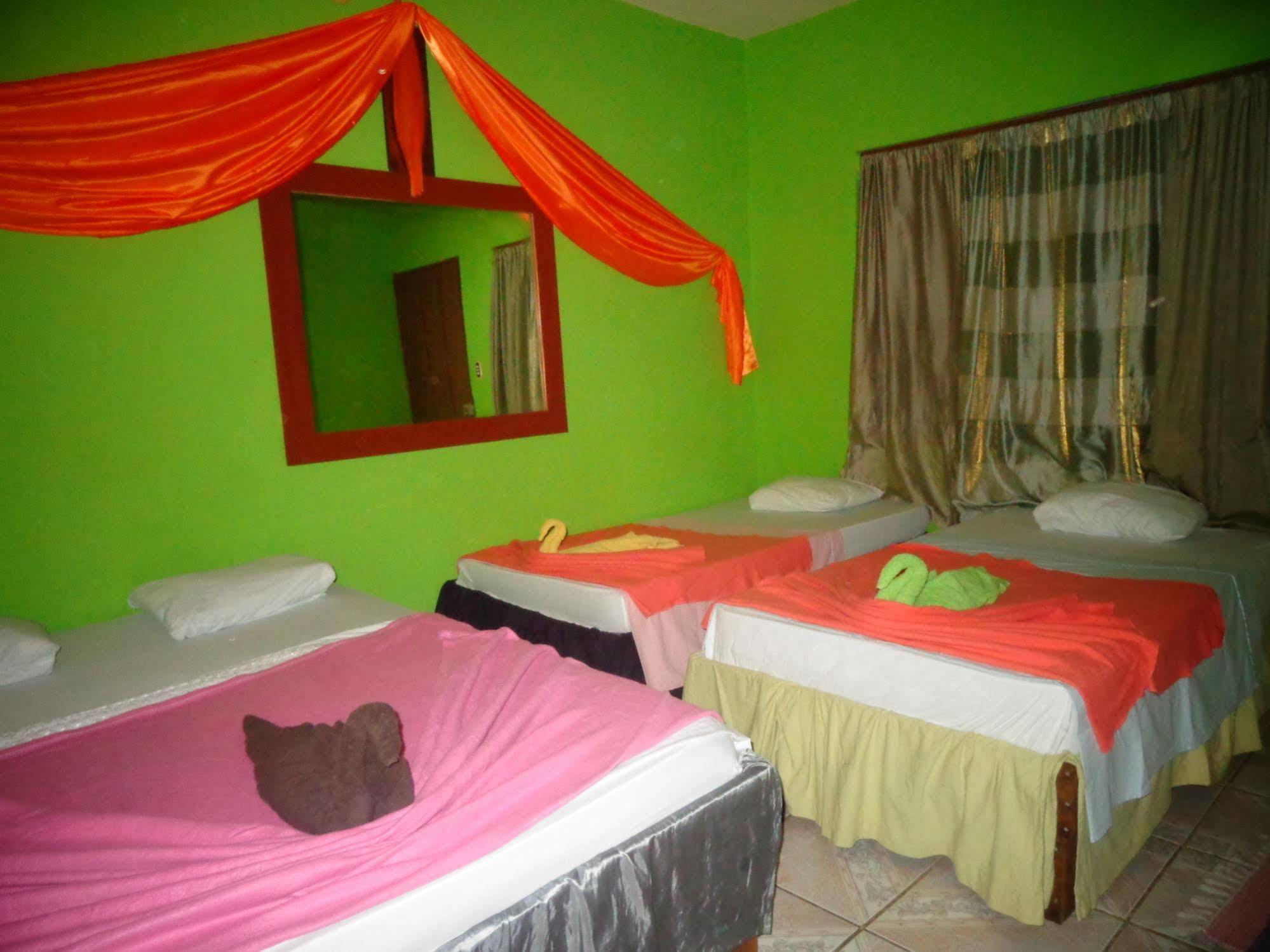 Cabinas Tortuguero Natural Eksteriør billede