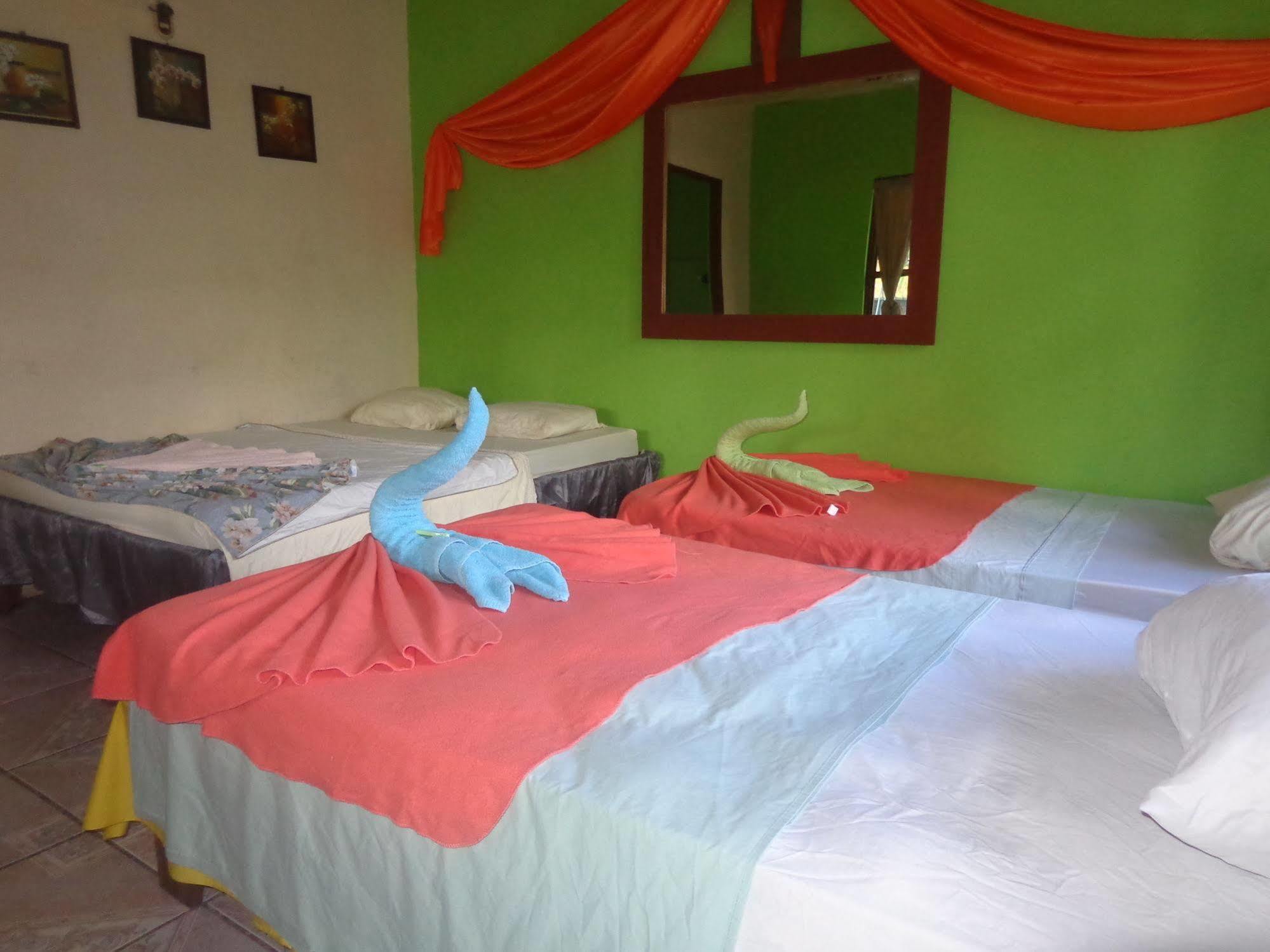Cabinas Tortuguero Natural Eksteriør billede